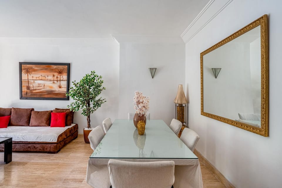 Living room, Decorative detail, Seating area, Dining area