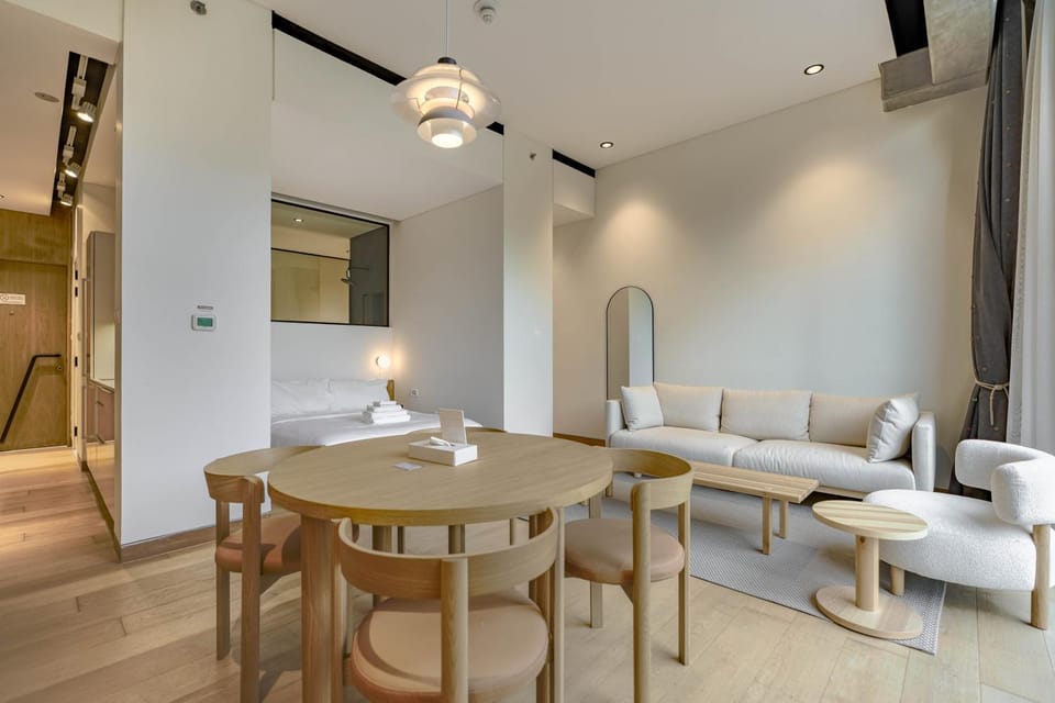 Living room, Dining area