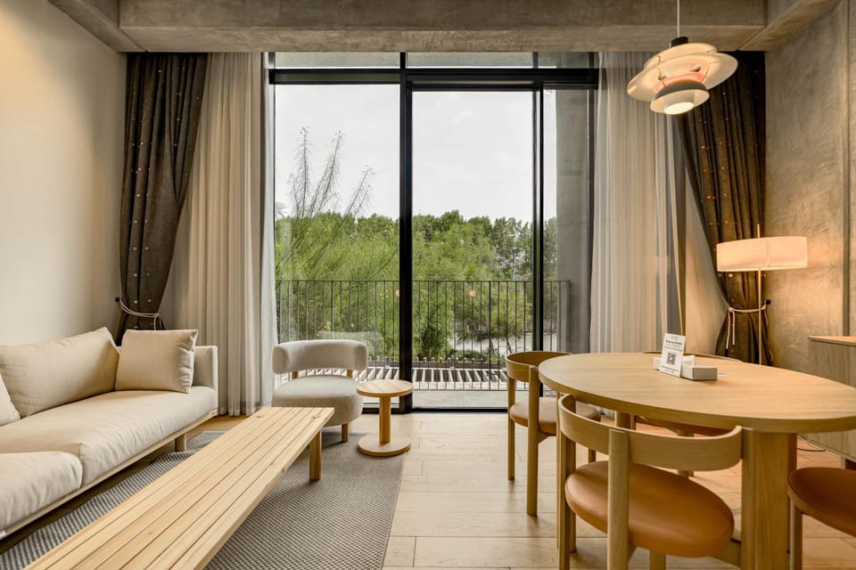 Balcony/Terrace, Living room, Seating area, Dining area