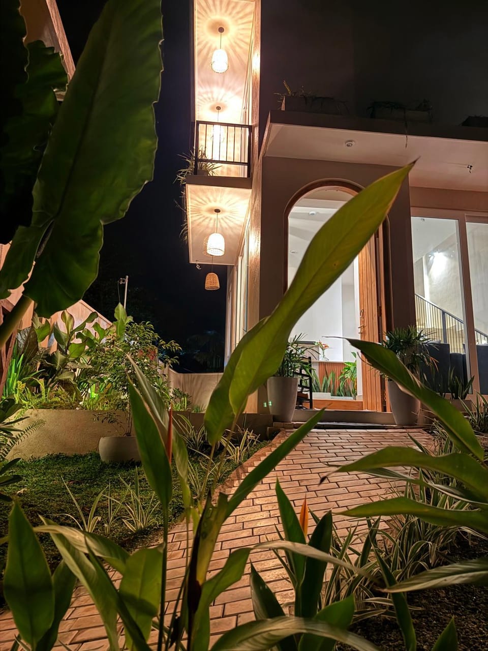 LUSSO Mirissa Bed and Breakfast in Mirissa