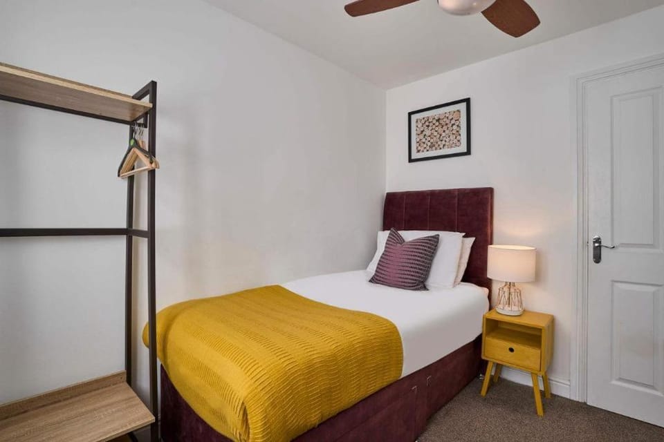 Bed, Bedroom, wardrobe
