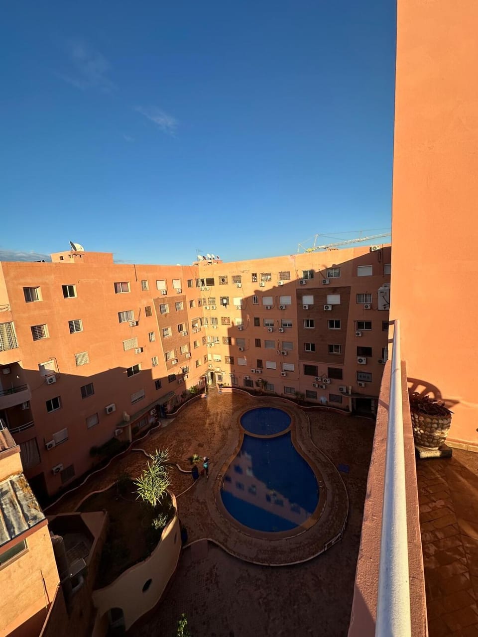 Property building, Day, Pool view, Swimming pool