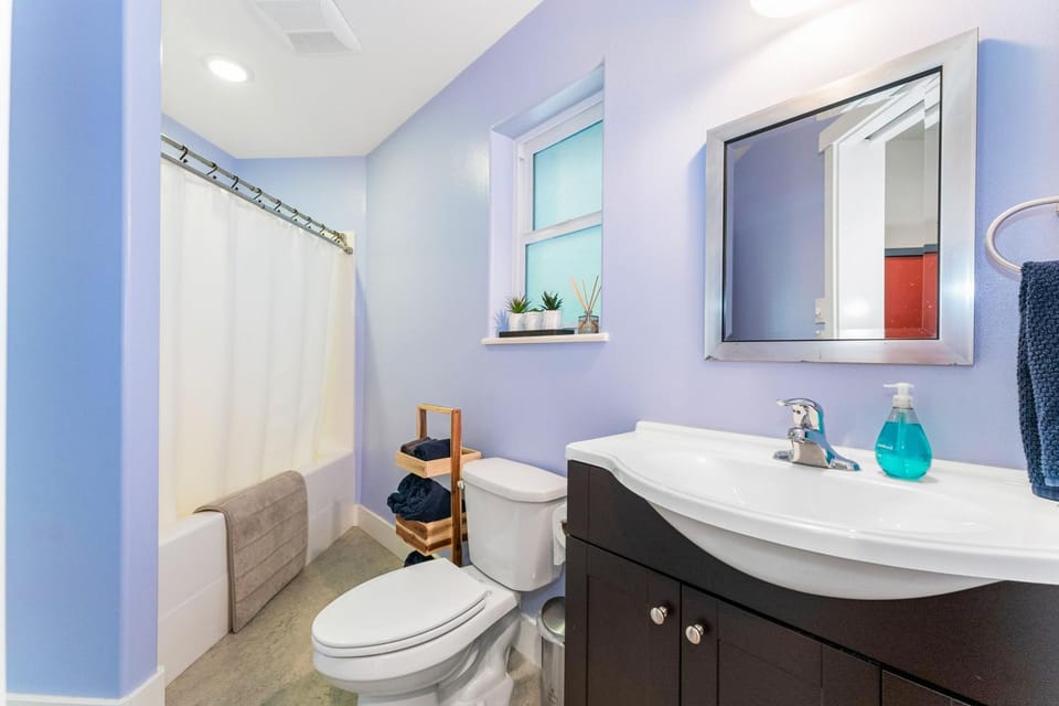 Hood Canal Shoreline Escape House in Brinnon