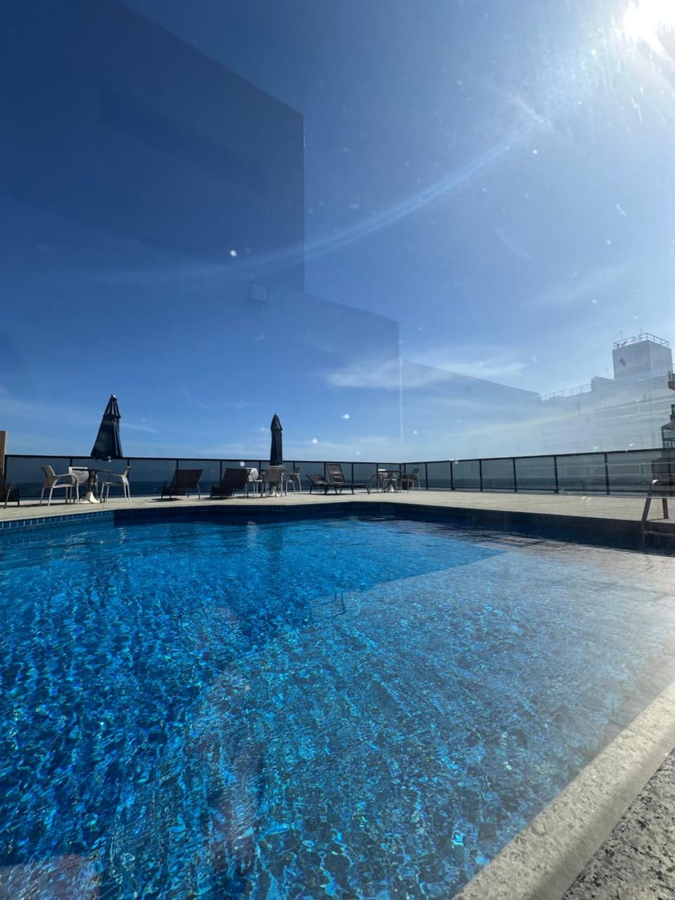 Flat na Pituba e piscina rooftop na cobertura com vista para o mar 1 diária disponível Apartment in Salvador