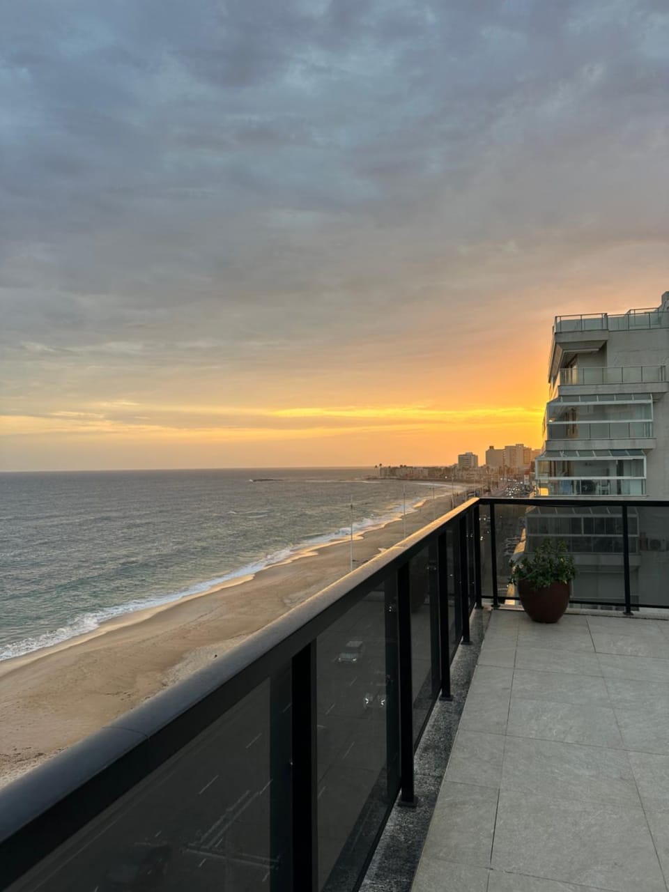 Flat na Pituba e piscina rooftop na cobertura com vista para o mar 1 diária disponível Apartment in Salvador