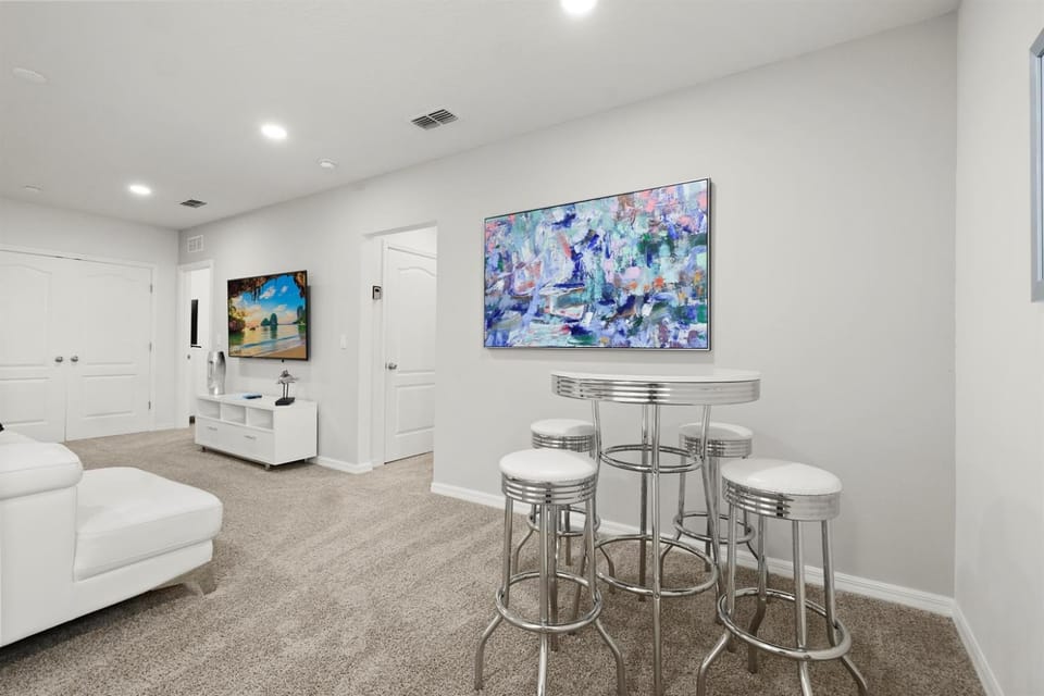 Stunning 6-Bedroom Pool Home Minutes from Disney House in Polk County