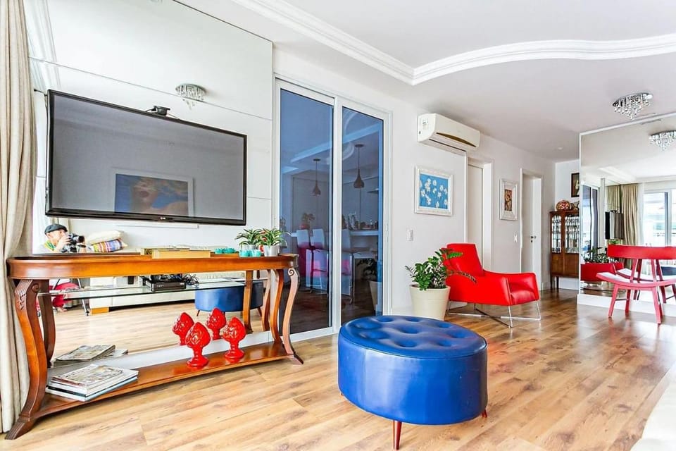 Communal lounge/ TV room, TV and multimedia, Living room