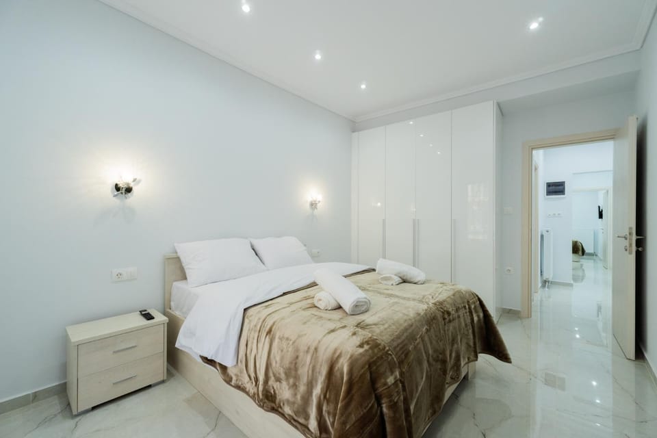 Bed, Photo of the whole room, Bedroom, towels, wardrobe