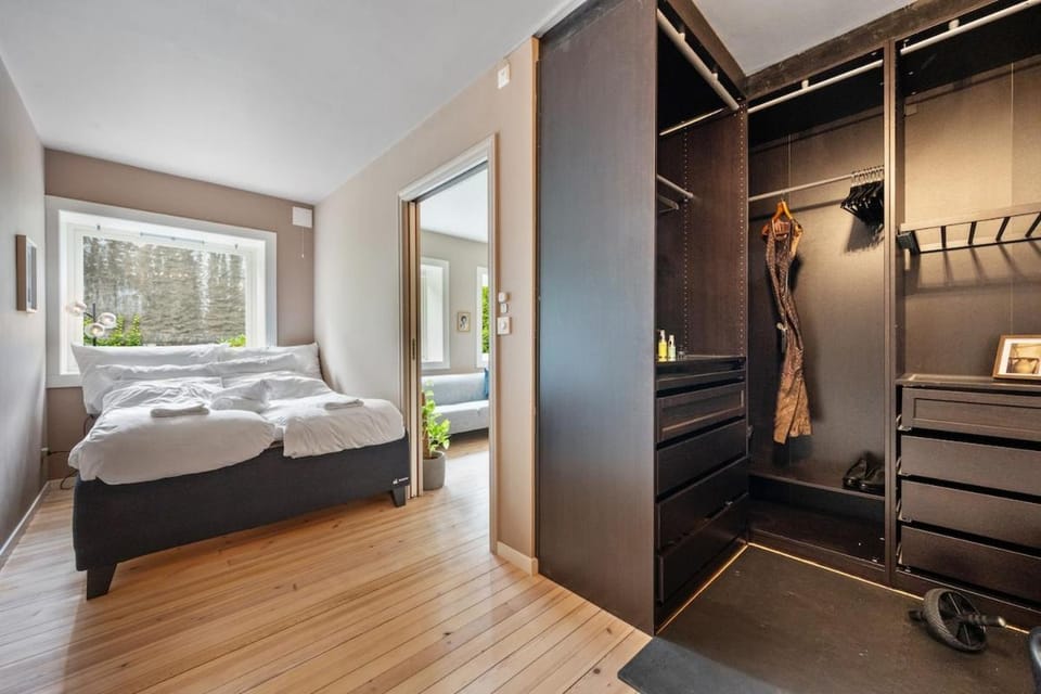 Bed, Photo of the whole room, Bedroom, towels, wardrobe