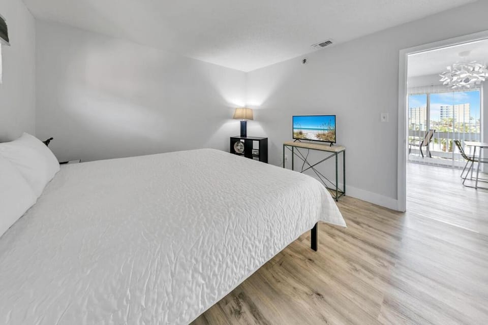 232 Great Deck View, 1 Mile to Beach Apartment in Destin