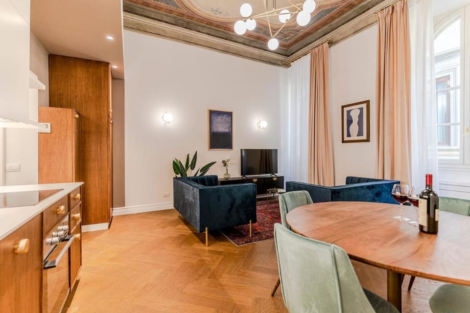 Santa Maria Novella 900 Suite Apartment in Florence