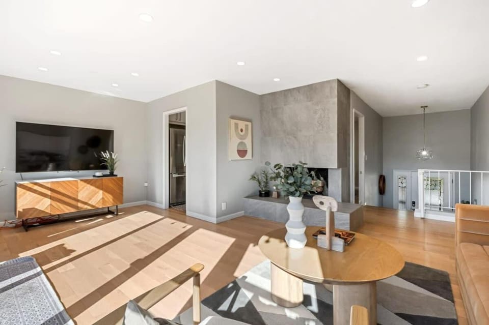 Marbella Lane - Chic Abode w Mountain Skyline House in Pacifica