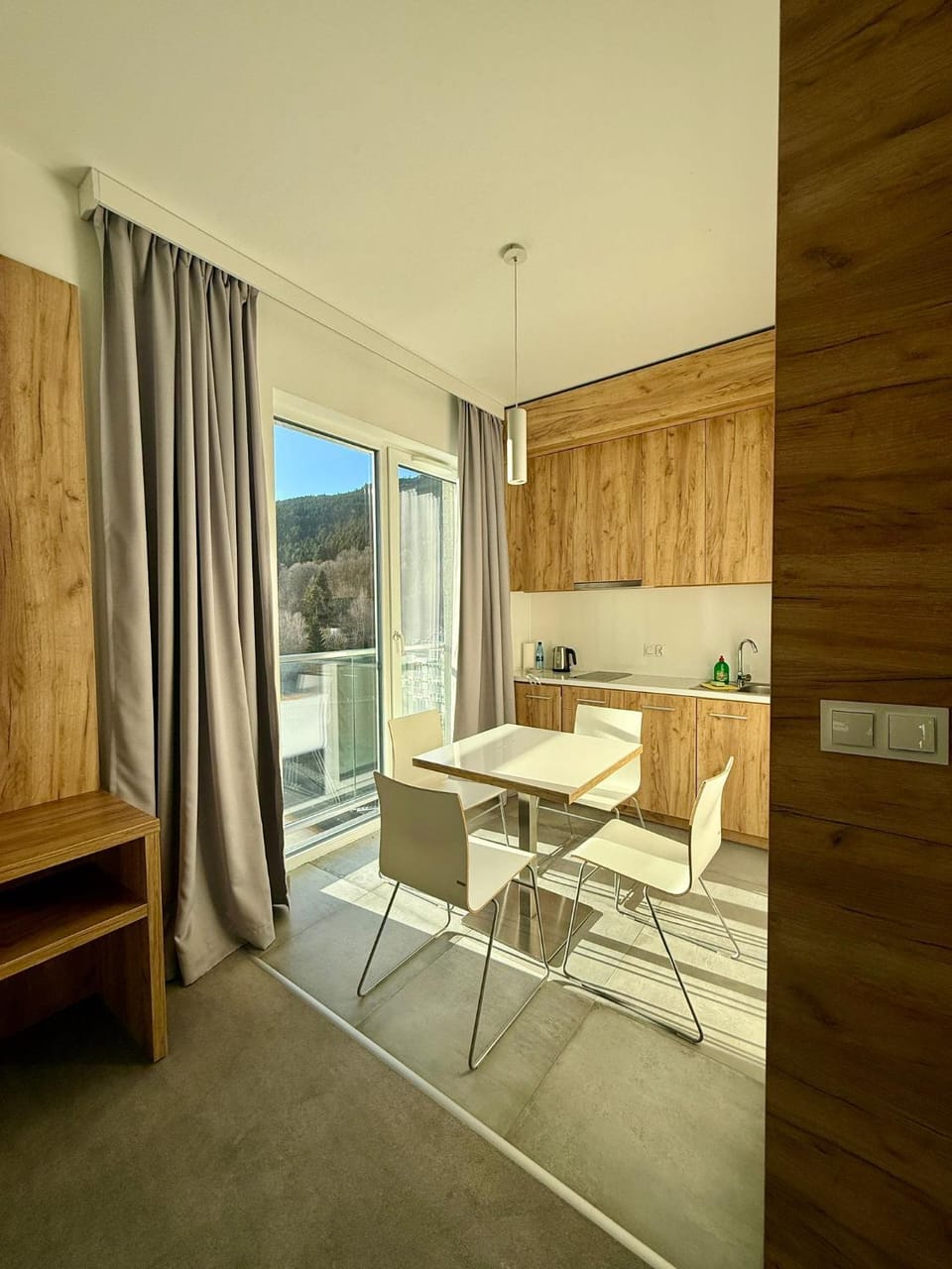 Kitchen or kitchenette, Living room, Seating area, Dining area