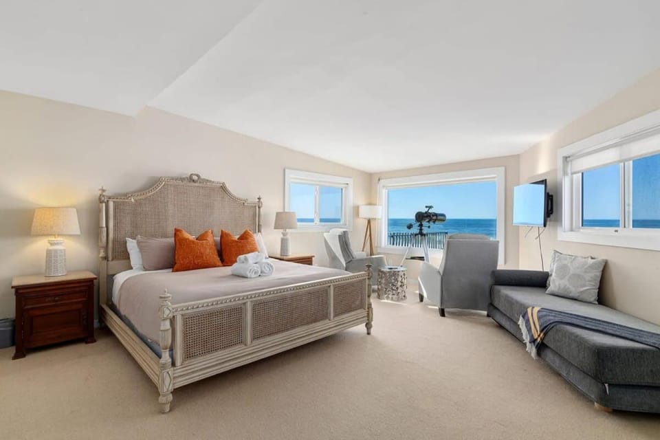 Marbella Lane - Oceanfront w unobstructed views House in Pacifica
