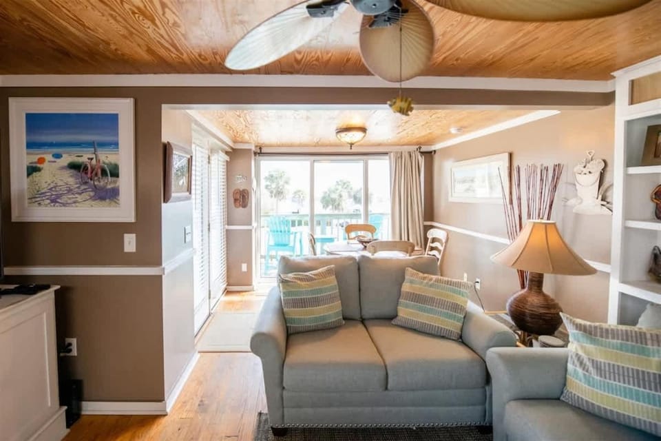 Wanna Sea #202 - Newly Renovated Balcony House in Fernandina Beach