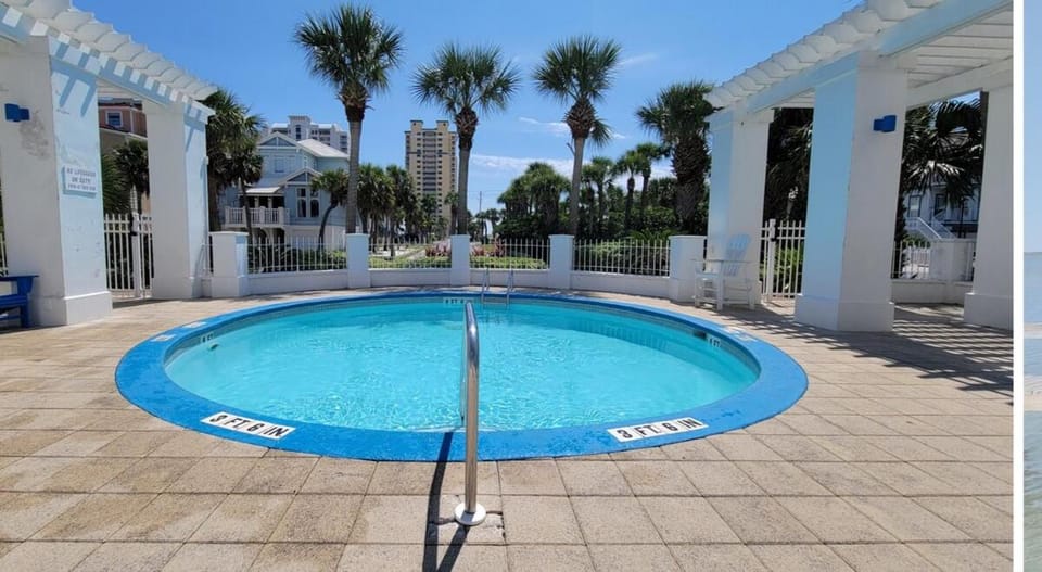 BoatersParadise,SpaciousHome,2min walk to Beach House in Pensacola Beach