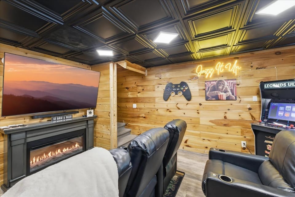 Black Bear Bungalow by Beyond Expectations House in Gatlinburg