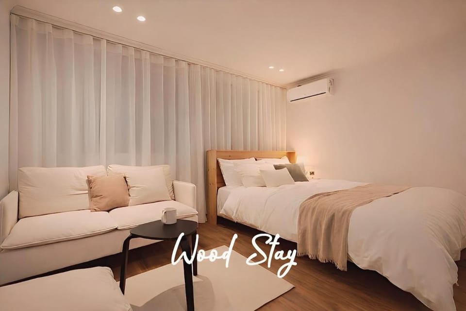 Bed, Bedroom, air conditioner