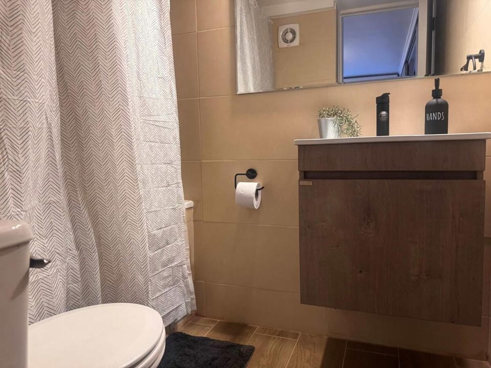 Excepcional AC Costanera and Metro Apartment in Providencia