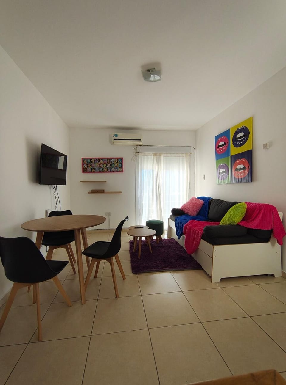 Communal lounge/ TV room, Bed, TV and multimedia, Living room