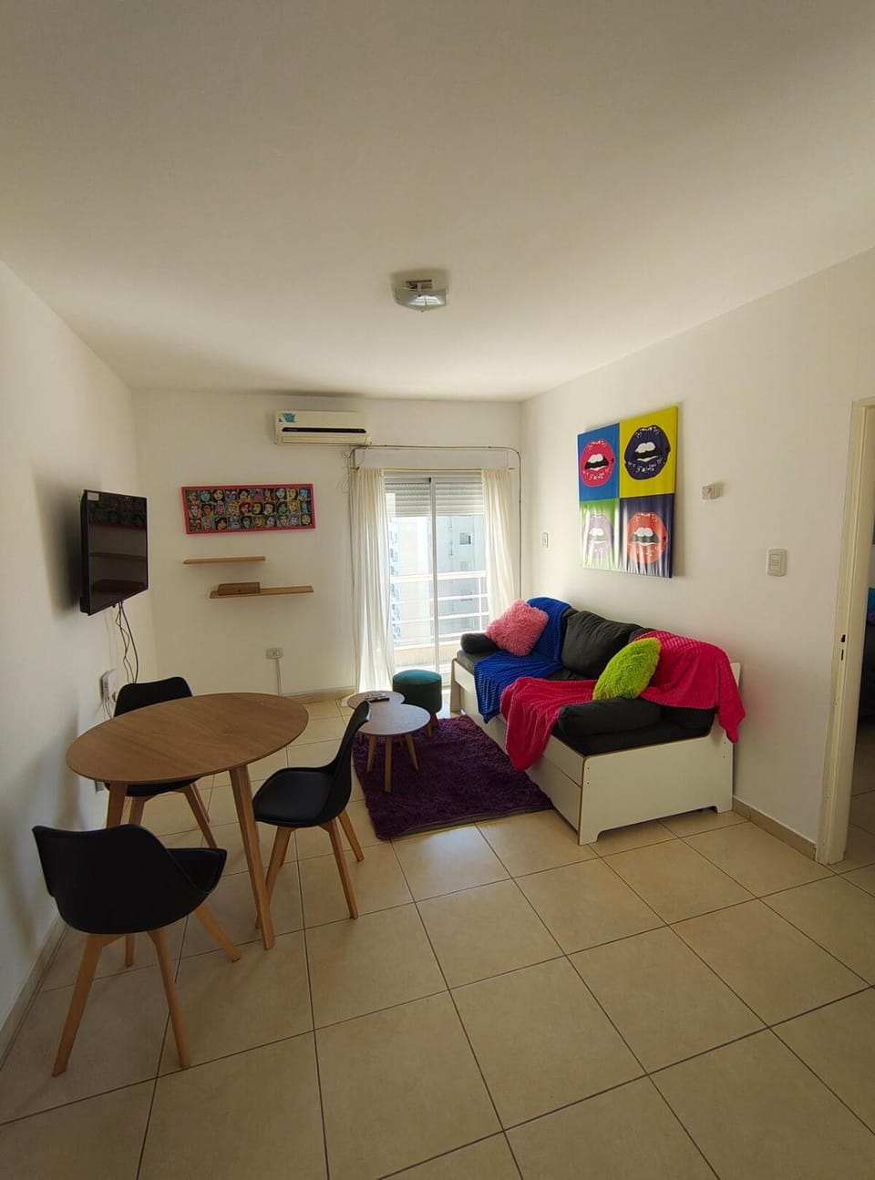 Communal lounge/ TV room, TV and multimedia, Living room, air conditioner