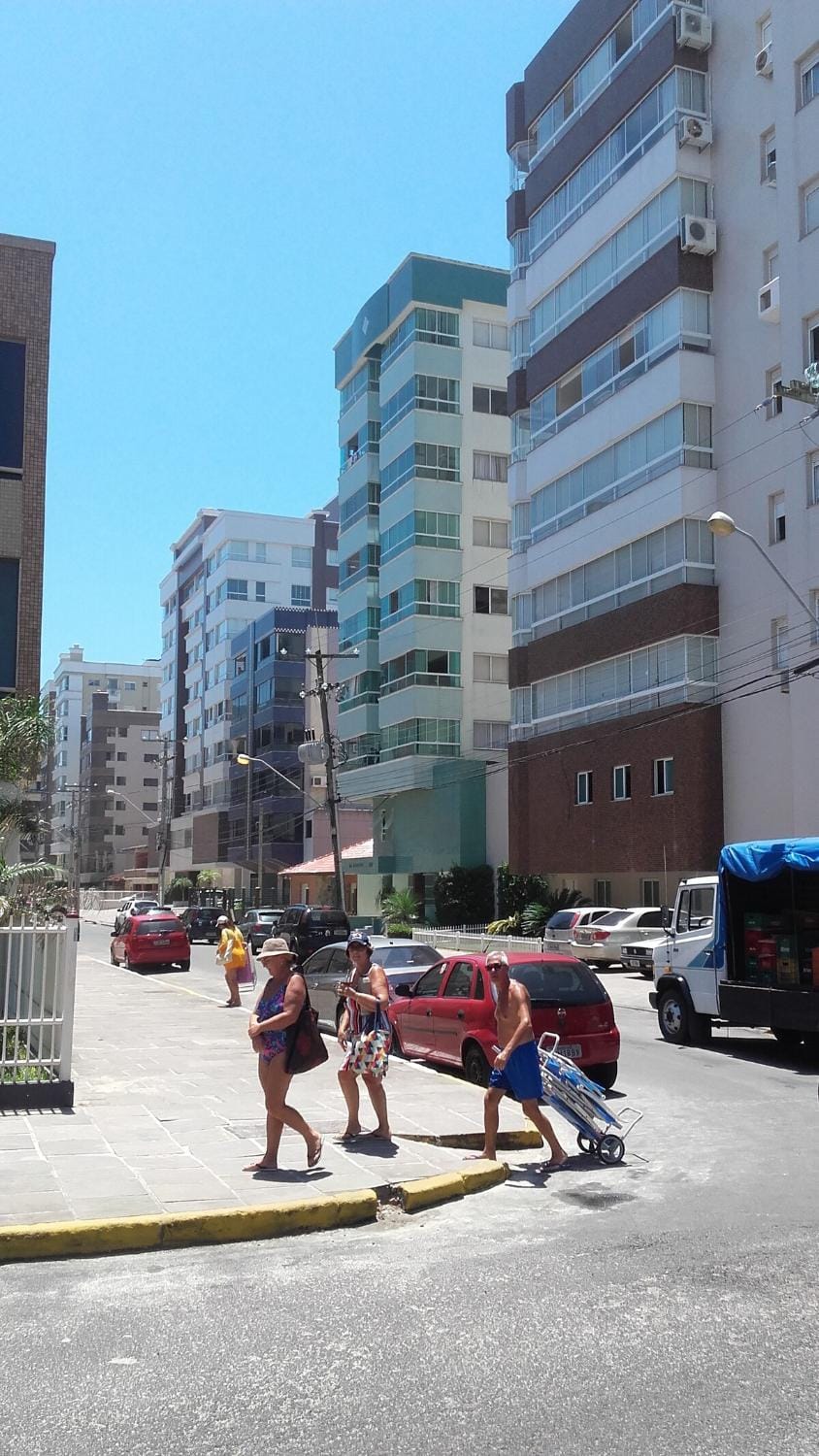 Ap Basicão a Duas Quadras Praia e Próximo Centro! Apartment in State of Rio Grande do Sul