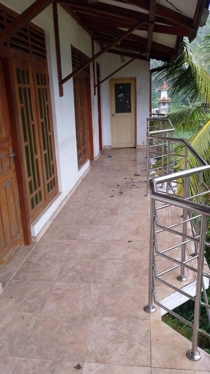 Artesa Motel in Sri Lanka