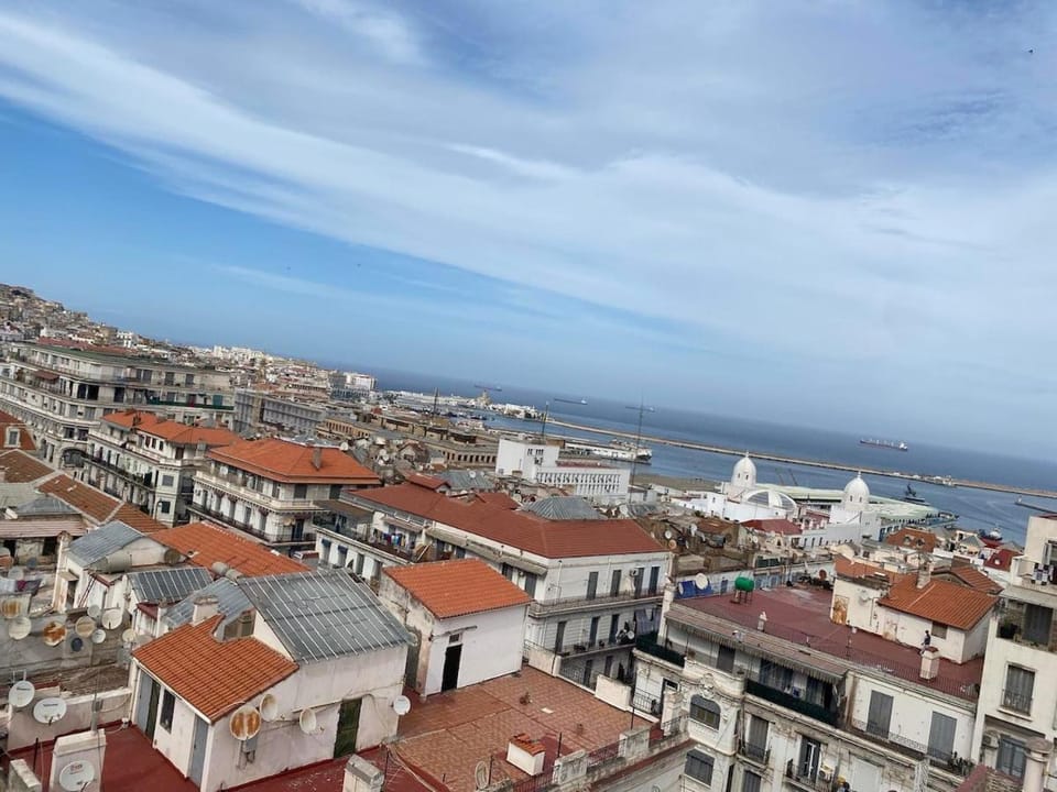 City view, Sea view