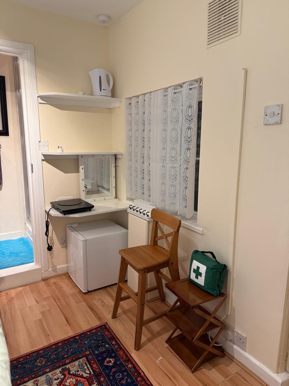 Kitchen or kitchenette, Seating area