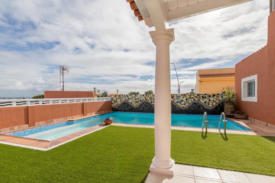 Garden, Swimming pool