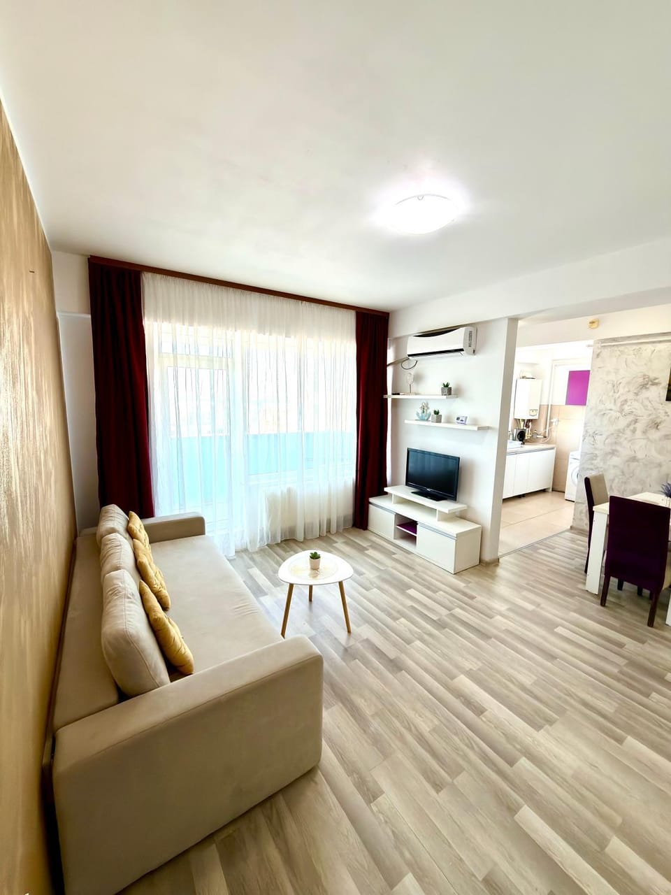 TV and multimedia, Living room, Seating area