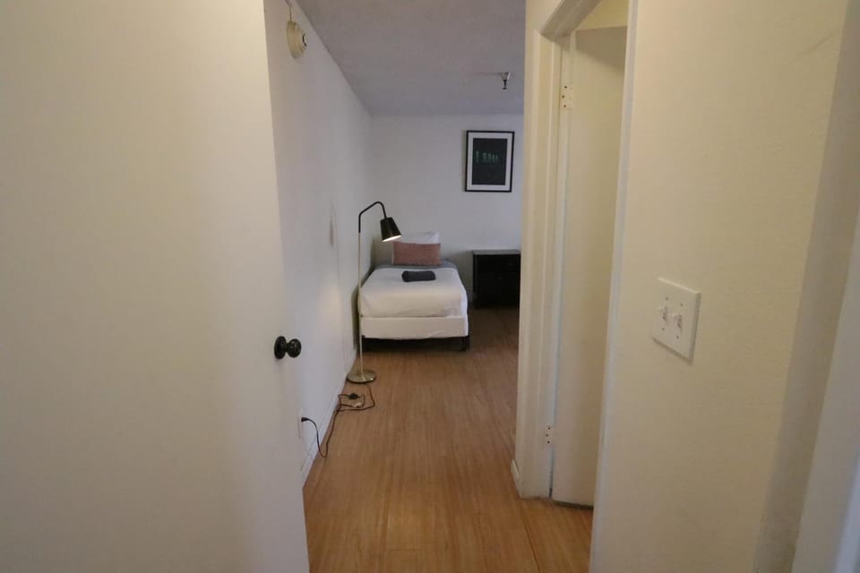 3 beds Apart in Beverly Hills Neighborhood Apartment in Beverly Hills