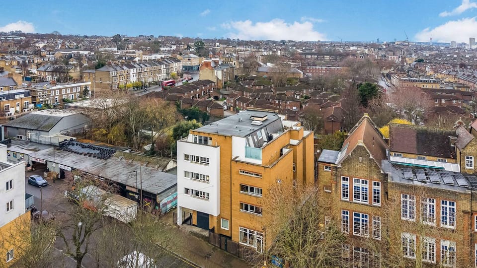 Property building, Day, Neighbourhood, Bird's eye view, Street view, Location