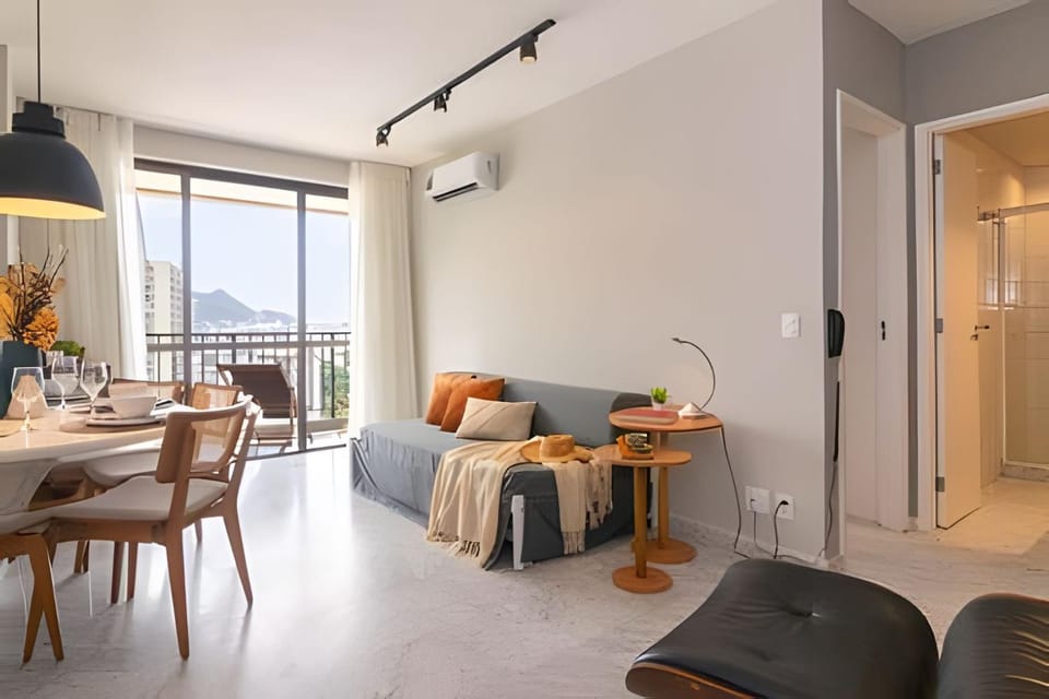 Azevedo1108| Apart in Leblon next to Dias Ferreira Apartment in Rio de Janeiro