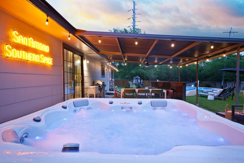 Sleeps 10 Private Pool Hot Tub Fire Pit Playground House in San Antonio