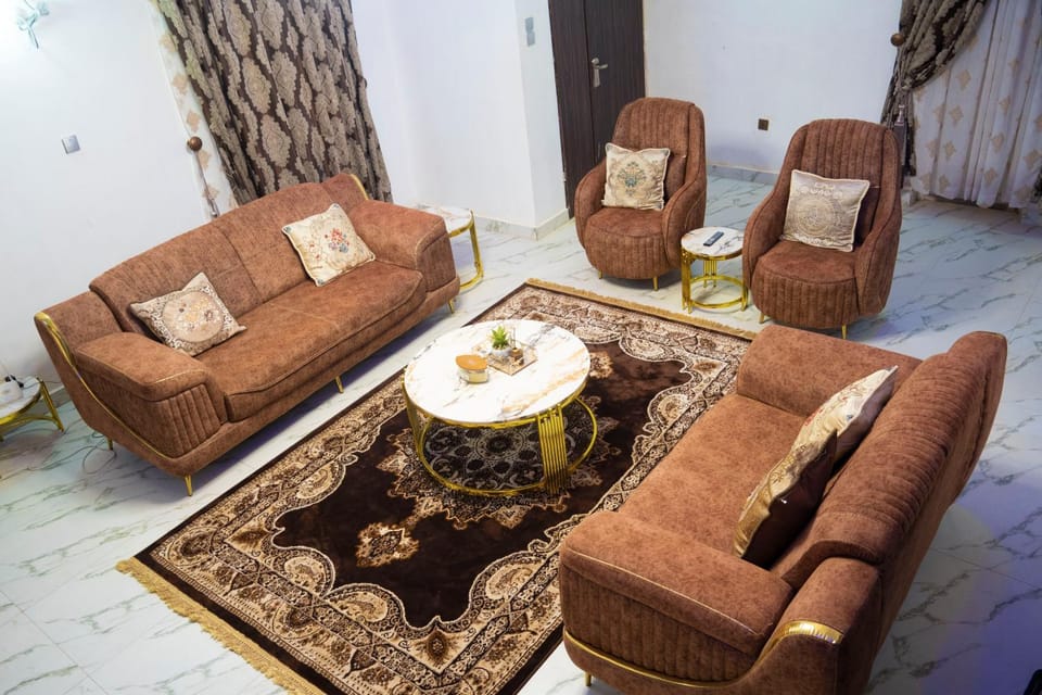 Communal lounge/ TV room, Living room, Seating area