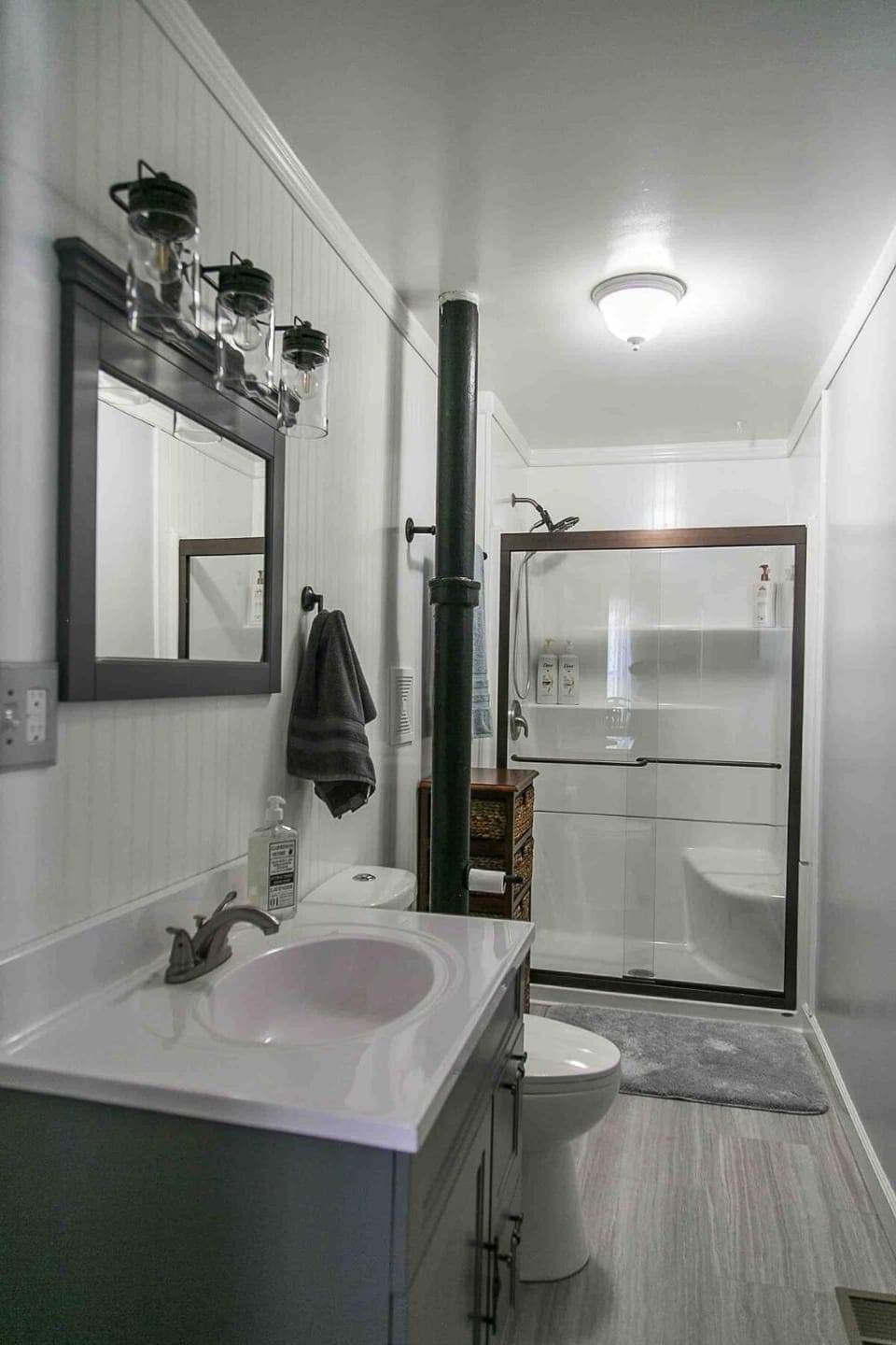 Paradise By The Park - 3 bd and 1 ba Family Getaway House in Springfield