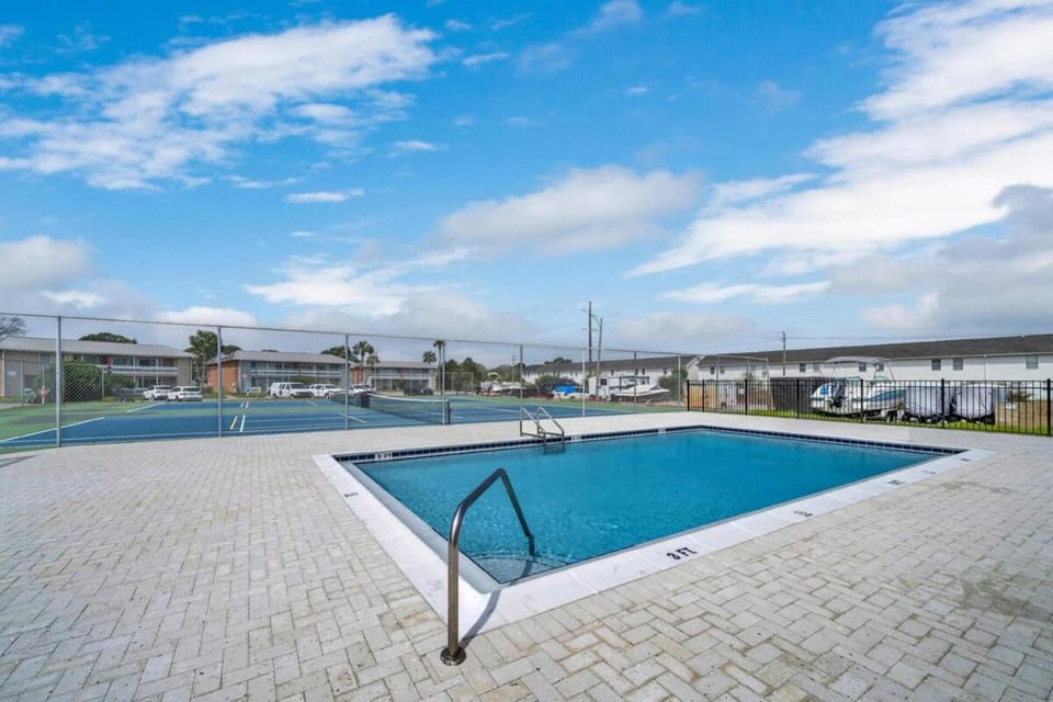 221 Lake View Condo Central Destin Apartment in Destin