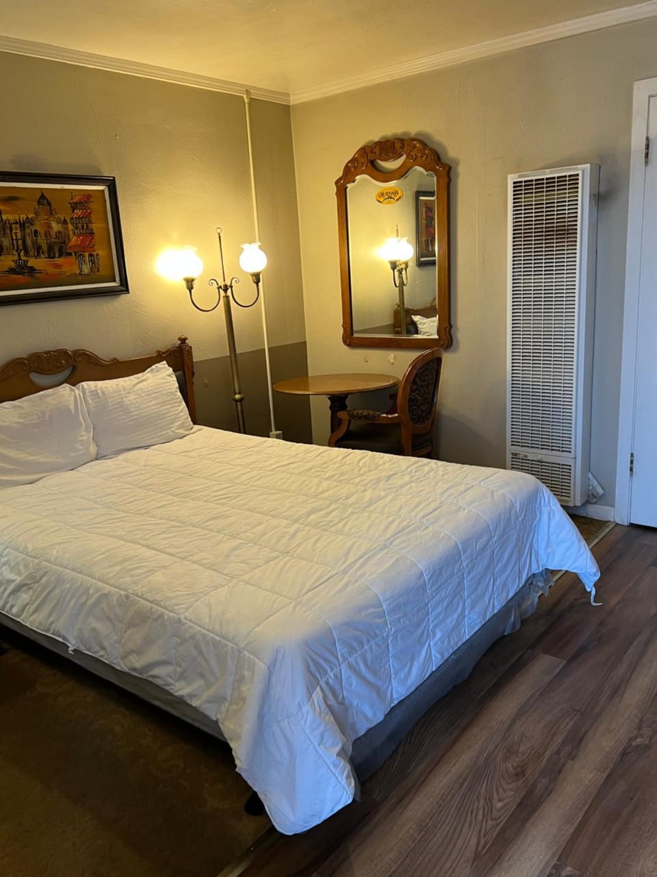 Photo of the whole room