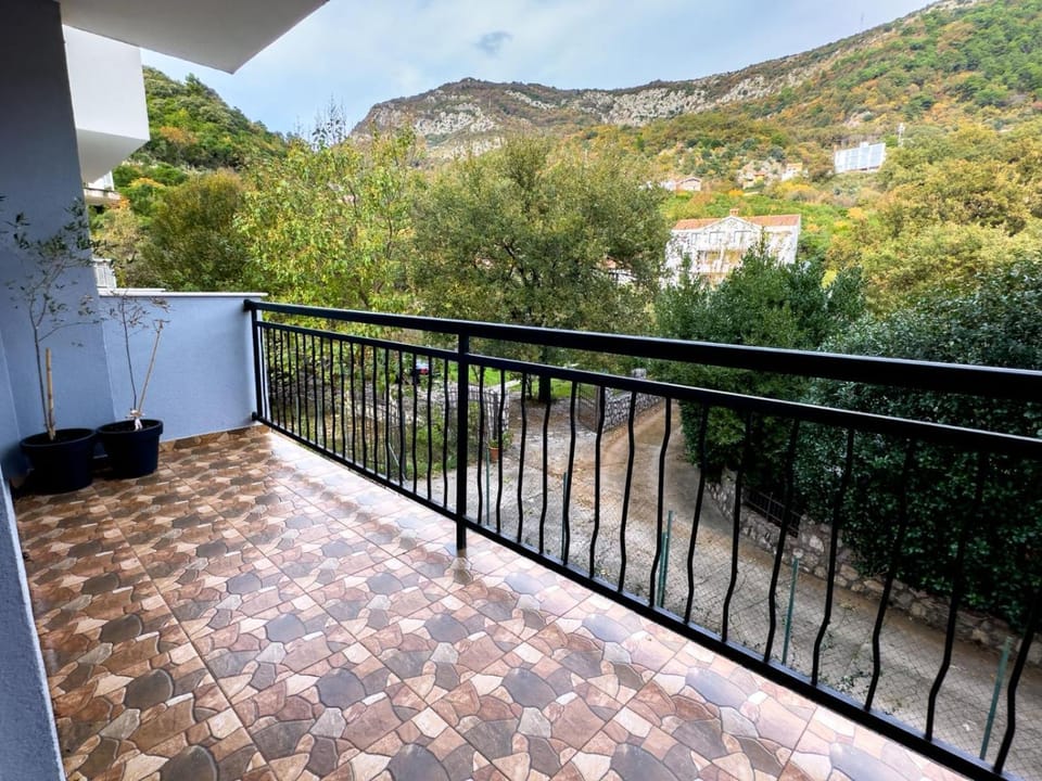 Natural landscape, View (from property/room), Balcony/Terrace