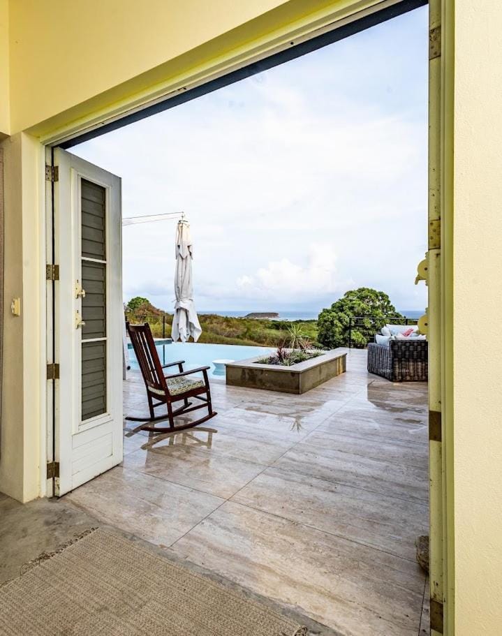 Luxury Island 2 BR 2BA Getaway Featuring Spectacular Views and King Beds Villa in Esperanza