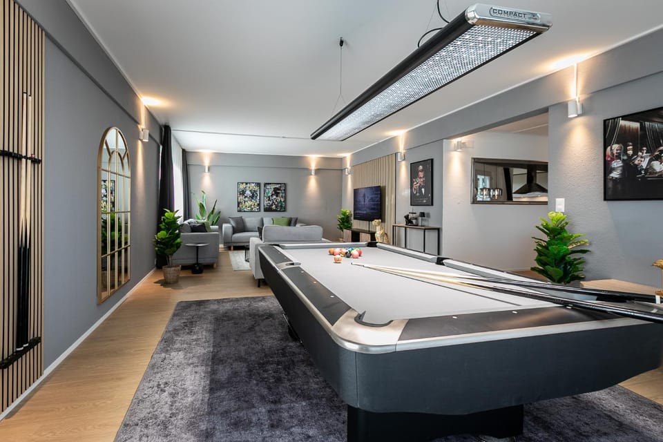Billiard, Living room