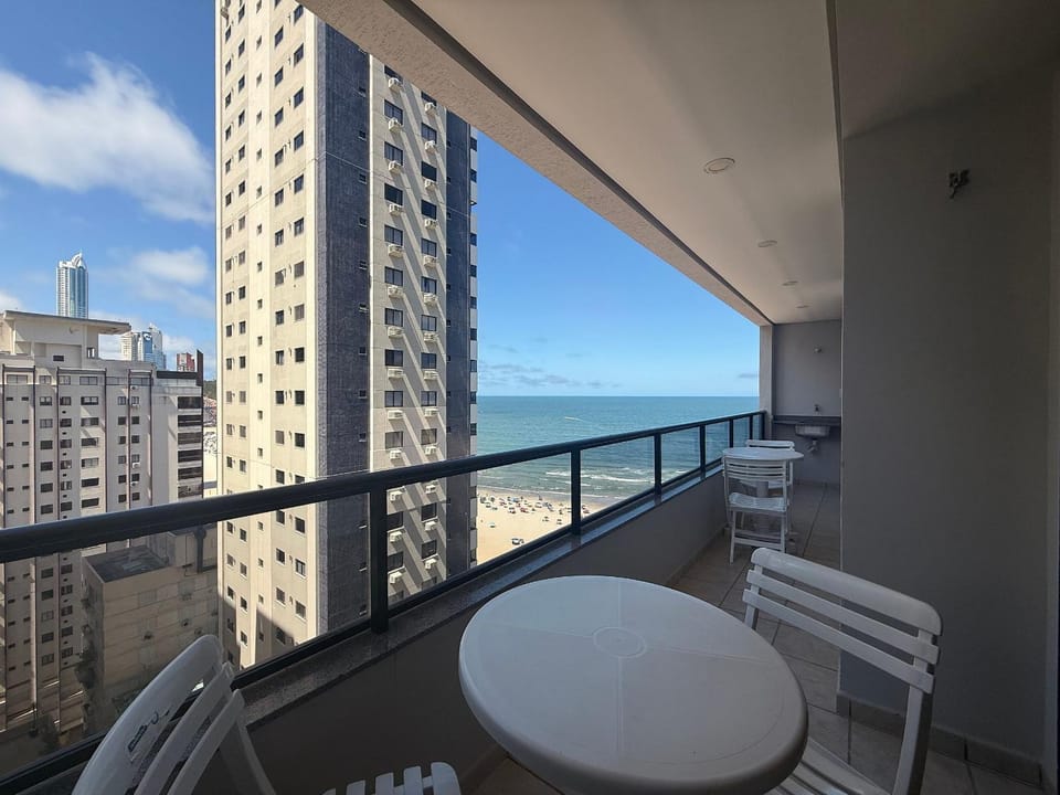 Natural landscape, View (from property/room), Balcony/Terrace, Dining area, City view, Sea view