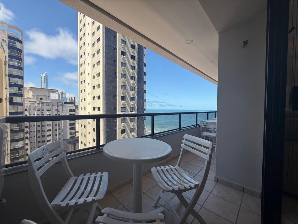 Natural landscape, View (from property/room), Balcony/Terrace, Dining area, Sea view