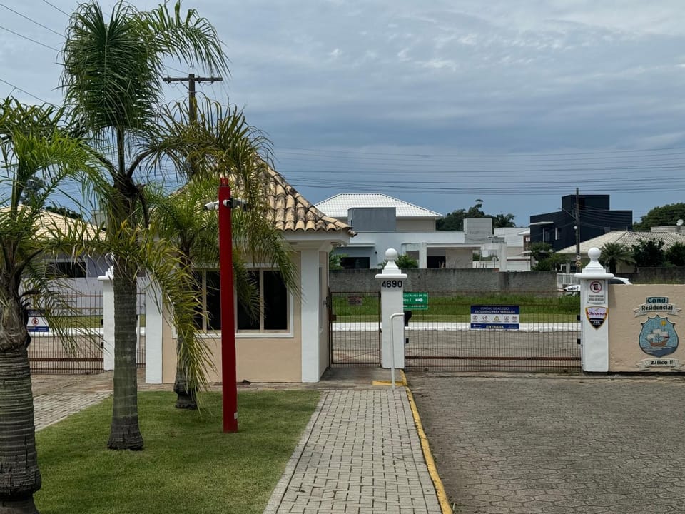 Studio em Condomínio de casas - Canasvieiras Apartment in Florianopolis