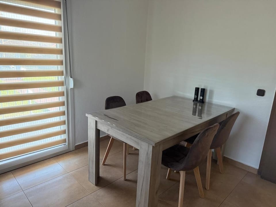 Dining area, kitchen