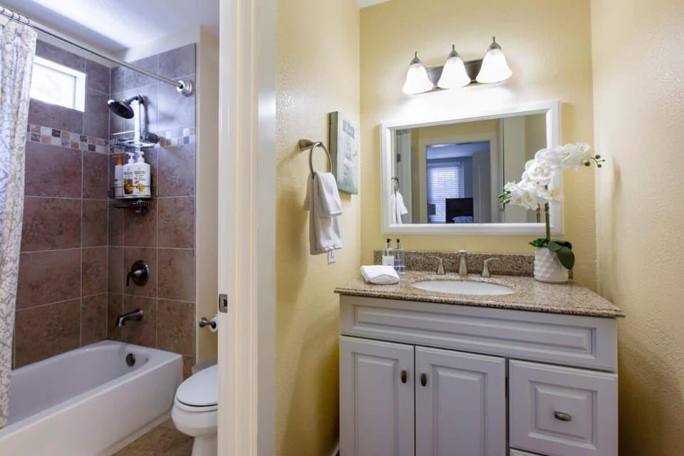 Marbella Lane - 3BR UpprLvl DTWN SJ Ldry House in San Jose