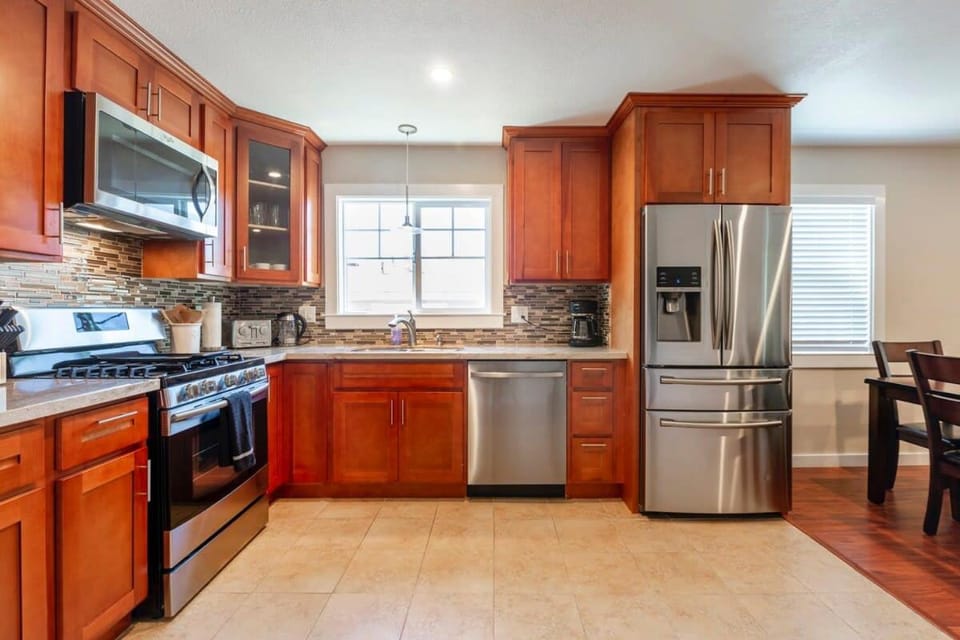 Marbella Lane - 3BR UpprLvl DTWN SJ Ldry House in San Jose