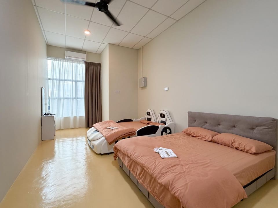 KB Penang Guest House Signature Cozy 10pax 3BRoom Fully Aircond near Water Park Bed and Breakfast in Penang
