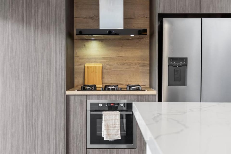 Summit to Sea, Elevated Luxury House in Coolum Beach
